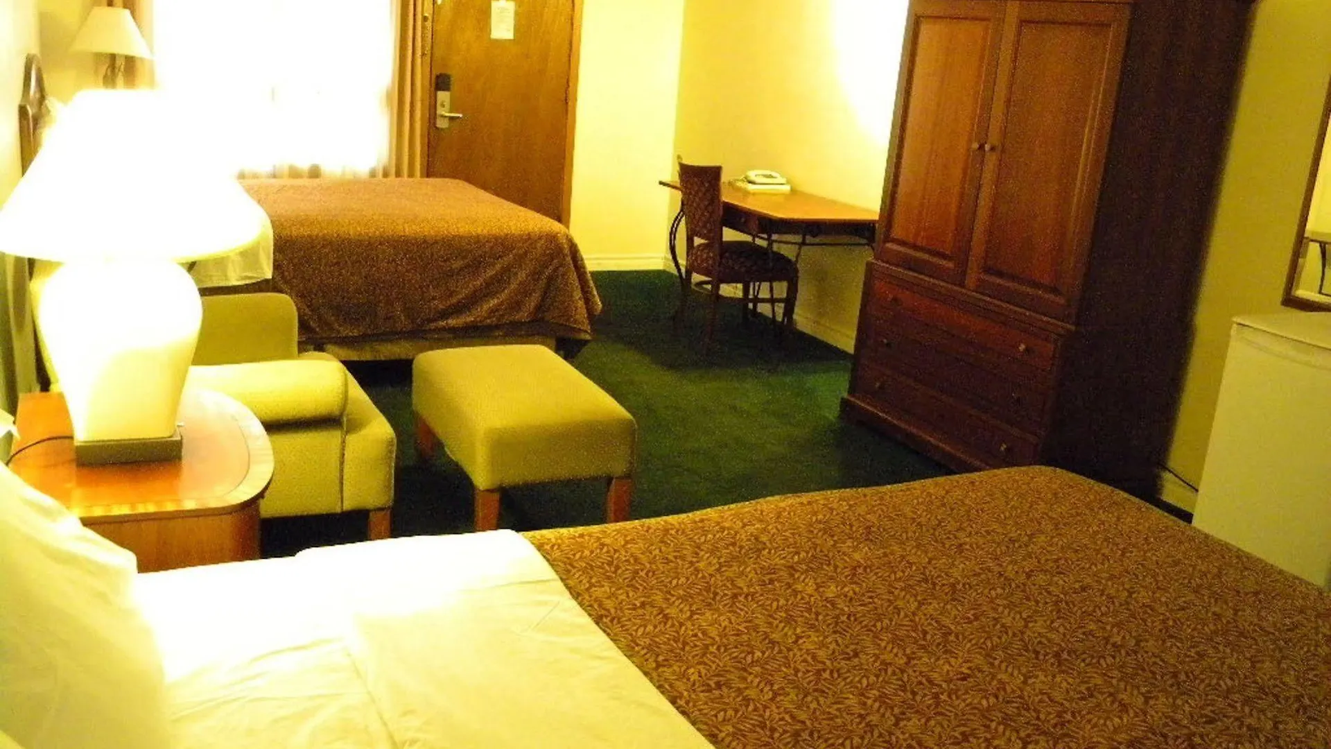 מפלי הניאגרה Fairway Inn By The Falls מוטל מפלי הניאגרה
